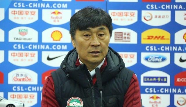 小兰早上帮小五郎消火